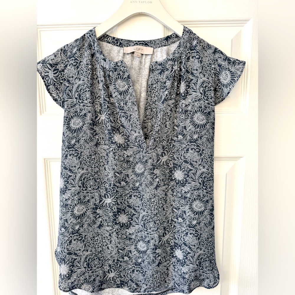 LOFT Floral V-neck Blouse with Flutter Sleeves - Size S
